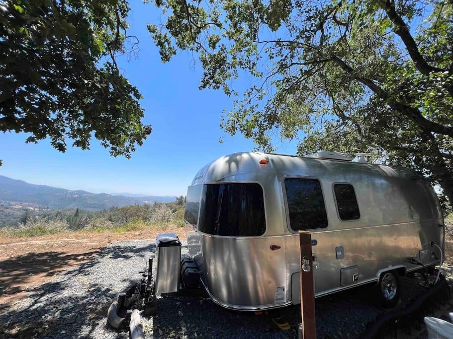 Modern Airstream With Amazing View - 10 To 15 Minutes From Kings Canyon National Park Dunlap Extérieur photo