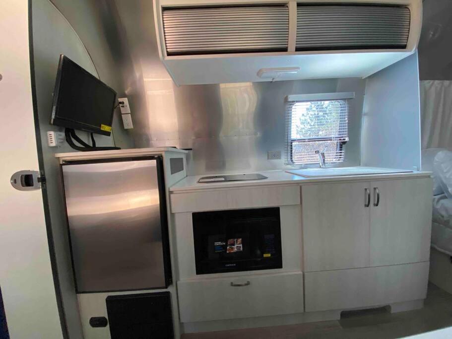 Modern Airstream With Amazing View - 10 To 15 Minutes From Kings Canyon National Park Dunlap Extérieur photo
