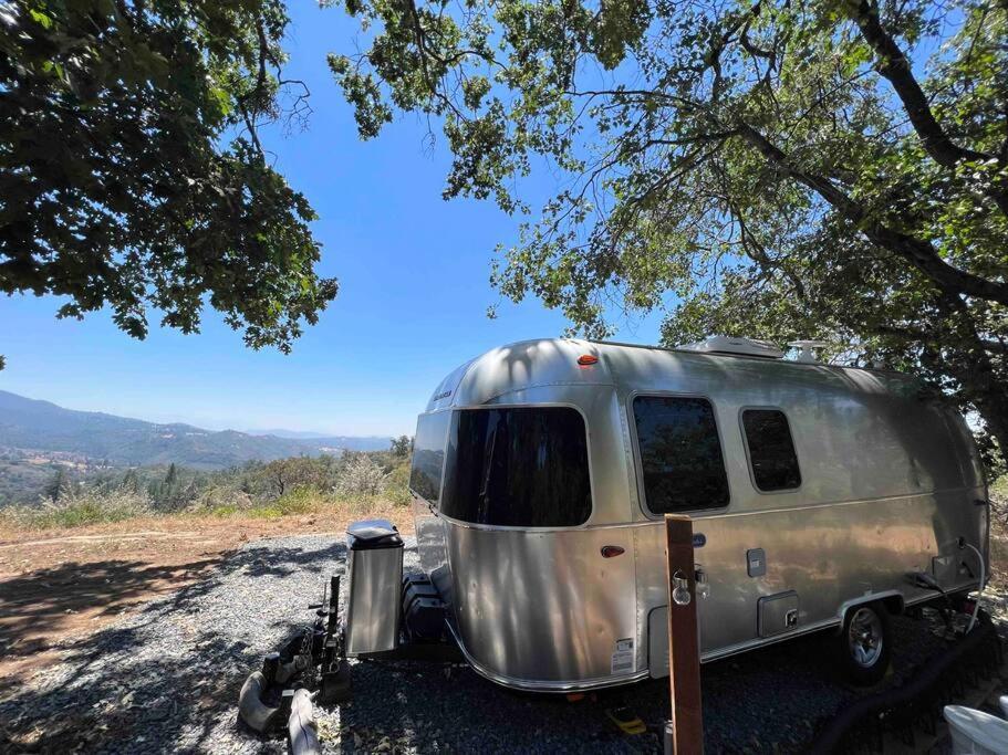 Modern Airstream With Amazing View - 10 To 15 Minutes From Kings Canyon National Park Dunlap Extérieur photo