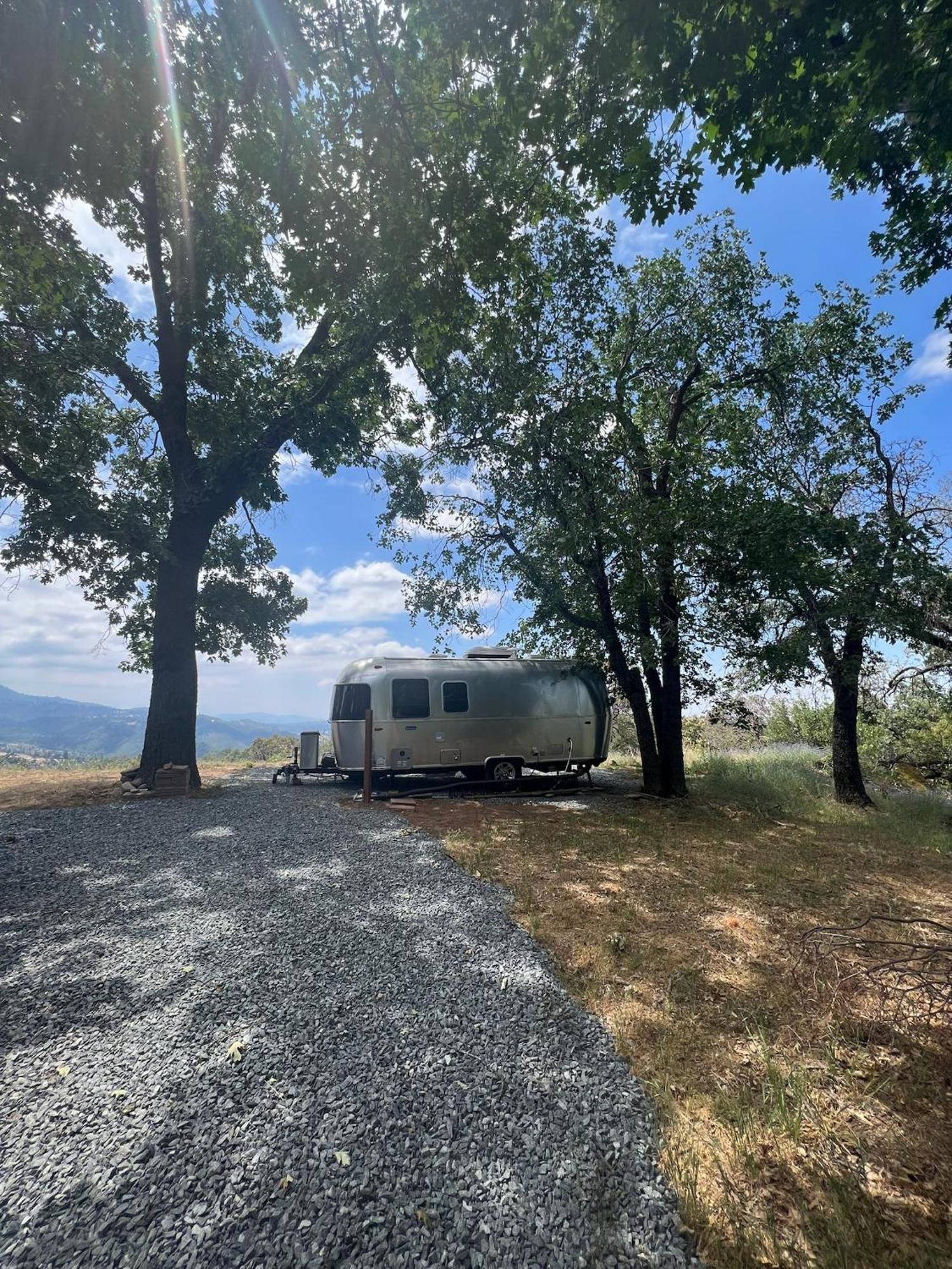 Modern Airstream With Amazing View - 10 To 15 Minutes From Kings Canyon National Park Dunlap Extérieur photo